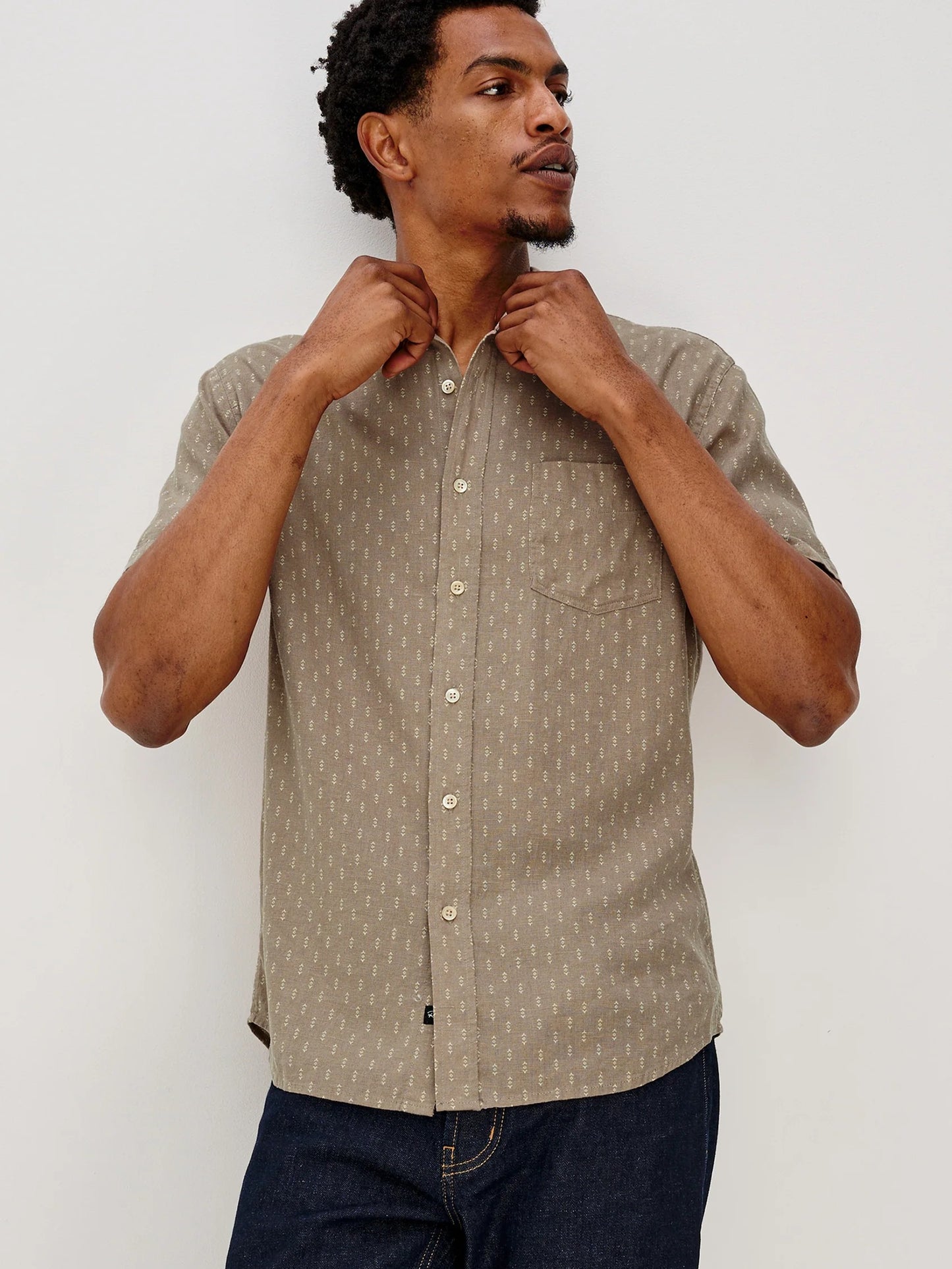 Arrow Dot Crater - Carson SS Button Down