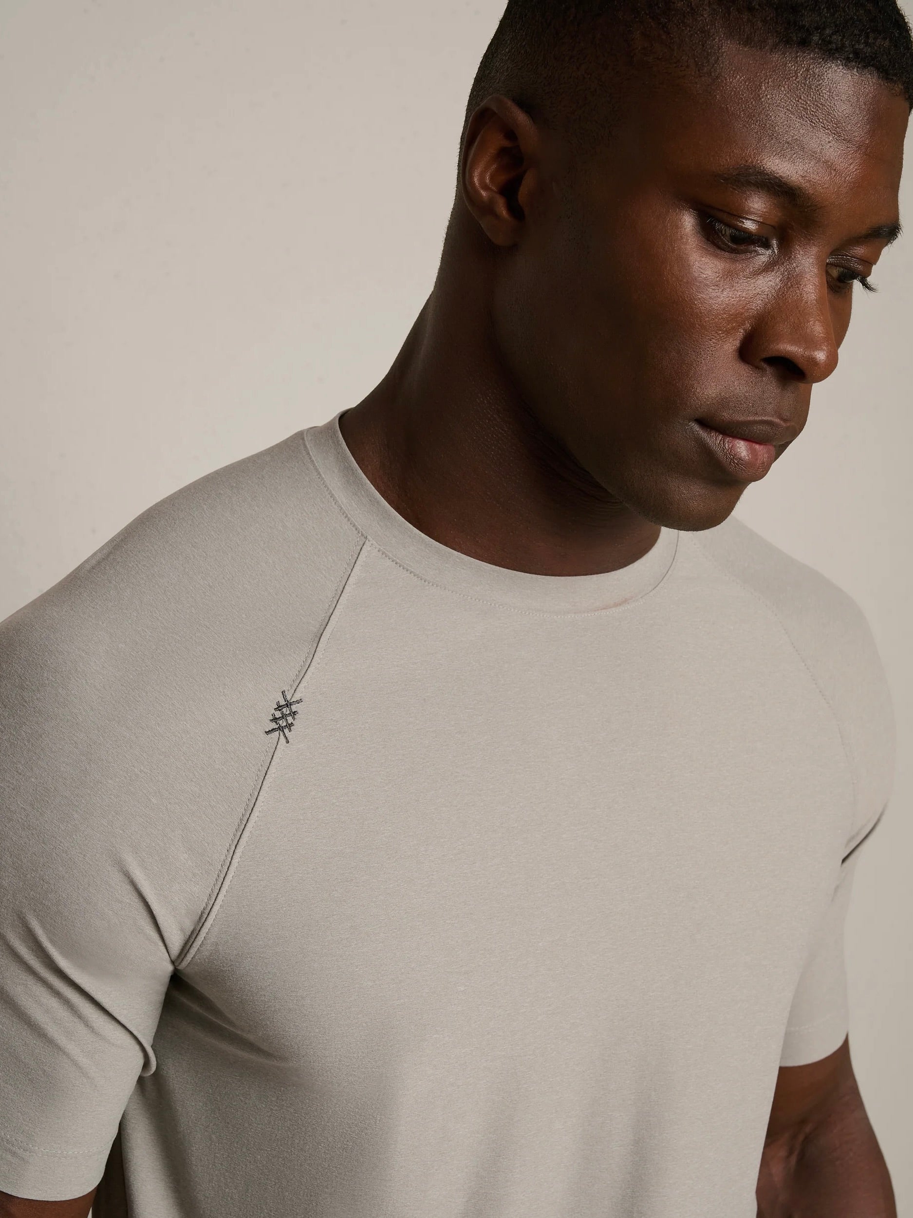 Griffin-/White Heather - Reign Short Sleeve Tee